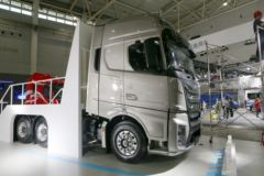 江铃重汽 威龙HV5重卡 530马力 6X4 AMT自动挡牵引车