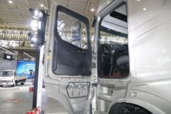 江铃重汽 威龙HV5重卡 530马力 6X4 AMT自动挡牵引车