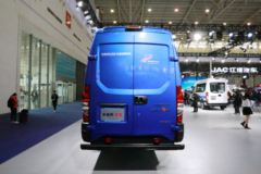 南京依维柯 欧胜 146马力 3.0T 8AT高顶封闭货车