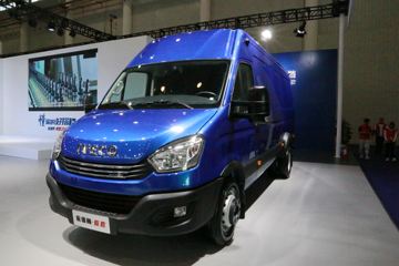 南京依维柯 欧胜 146马力 3.0T 8AT高顶封闭货车