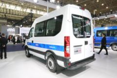 南京依维柯 欧胜 2020款 129马力 2.3T 5座 高顶商务车