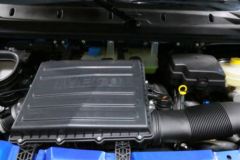 南京依维柯 欧胜 2020款 129马力 2.3T 5座 高顶商务车