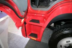 江淮 帅铃Q9 195马力 4X2 6.8米栏板载货车(国六b)