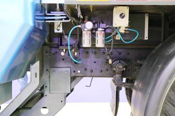 һ����� J6L 4X2����������(������)(CHD5121TCAJFBEV)ͼƬ