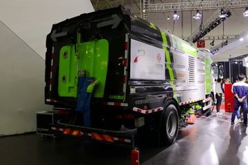 东风商用车底盘&nbsp;扫路车外观图片