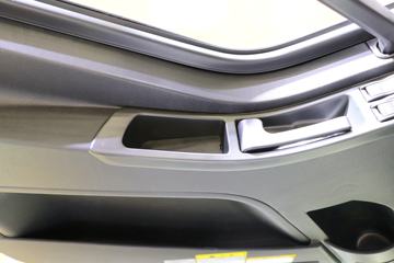 一汽解放底盘&nbsp;垃圾运输车驾驶室图片