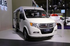 东风股份 御风V9 2.3L 136马力 中顶 高规格商务车