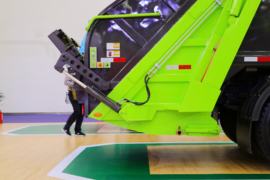 一汽解放底盘&nbsp;垃圾运输车上装图片