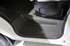 东风股份 御风V9 2.3L 136马力 中顶 高规格商务车