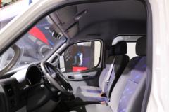东风股份 御风V9 2.3L 136马力 中顶 高规格商务车