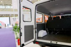 东风股份 御风V9 2.3L 136马力 中顶 高规格商务车