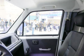 递哥&nbsp;电动封闭厢货驾驶室图片