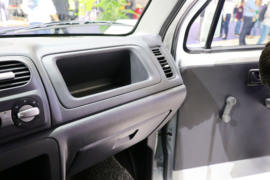 递哥&nbsp;电动封闭厢货驾驶室图片