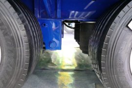 13.75米系列&nbsp;厢式半挂车外观图片