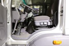 福田 瑞沃ES5 220马力 4X2 7.8米厢式载货车(BJ5184XXYKPFN-01)