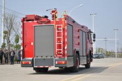 中国重汽 HOWO-7 310马力 4X2 消防车(新东日牌)(YZR5190GXFGL60)