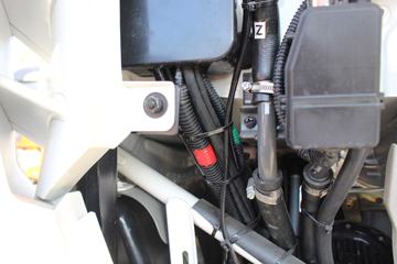 �й����� HOWO T7H�ؿ� 500���� 4X2ǣ����(��Һ��������)(����)(ZZ4187V361HF1)ͼƬ