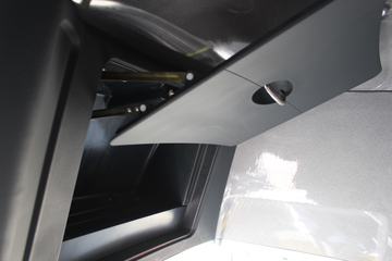 �й����� HOWO T7H�ؿ� 500���� 4X2ǣ����(��Һ��������)(����)(ZZ4187V361HF1)ͼƬ