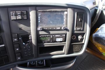 �й����� HOWO T7H�ؿ� 500���� 4X2ǣ����(��Һ��������)(����)(ZZ4187V361HF1)ͼƬ