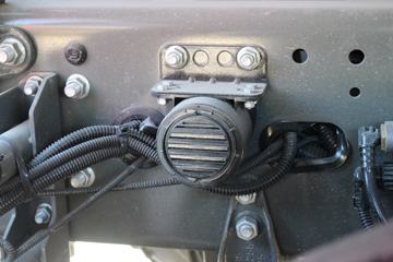 �й����� HOWO T7H�ؿ� 500���� 4X2ǣ����(��Һ��������)(����)(ZZ4187V361HF1)ͼƬ