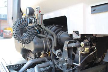 �й����� HOWO T7H�ؿ� 500���� 4X2ǣ����(��Һ��������)(����)(ZZ4187V361HF1)ͼƬ