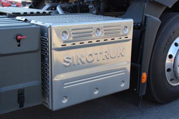 �й����� HOWO T7H�ؿ� 500���� 4X2ǣ����(��Һ��������)(����)(ZZ4187V361HF1)ͼƬ