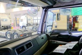 重汽豪瀚底盘&nbsp;洒水车/喷洒车驾驶室图片