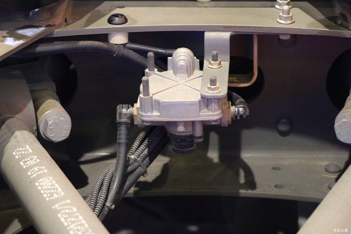 й ǵ¿SITRAK C7Hؿ 500 6X4 AMTԶǣ(3200)()(ZZ4256V324HF1B)                                                