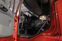 东风商用车 天龙重卡 350马力 6X2 牵引车(高顶双卧D901)(DFL4250A10)