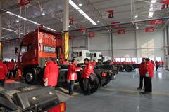 东风商用车 天龙重卡 350马力 6X2 牵引车(高顶双卧D901)(DFL4250A10)