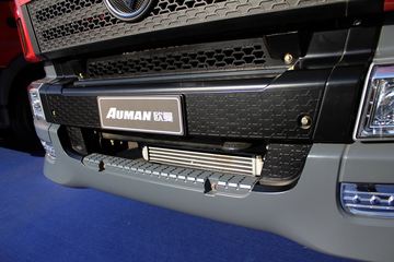 欧曼VT&nbsp;牵引车外观                                                图片