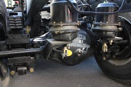 欧曼VT&nbsp;牵引车底盘                                                图片