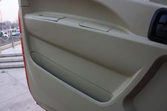 中国重汽HOWO 悍将 120马力 3.8米排半栏板轻卡(宽体)