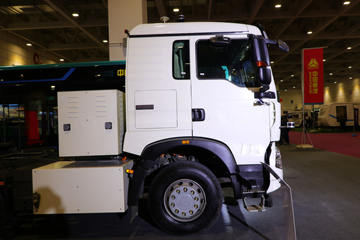 �й����� HOWO T5G�ؿ� 25T 6X4���˼�ʻ���綯ǣ����MAT16BG����248.2kWhͼƬ