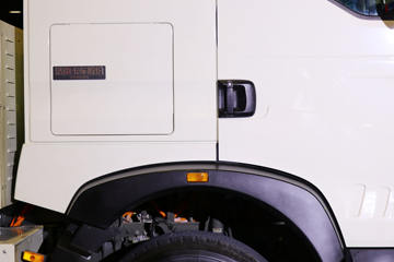 �й����� HOWO T5G�ؿ� 25T 6X4���˼�ʻ���綯ǣ����MAT16BG����248.2kWhͼƬ