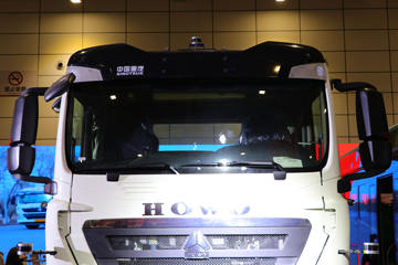 �й����� HOWO T5G�ؿ� 25T 6X4���˼�ʻ���綯ǣ����MAT16BG����248.2kWhͼƬ