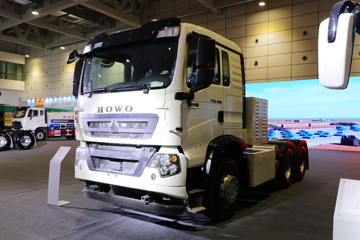 中国重汽 HOWO T5G重卡 25T 6X4无人驾驶纯电动牵引车(ZZ4257N324GZ1BEV)MAT16BG后桥248.2kWh