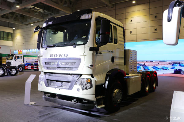 中国重汽 HOWO T5G重卡 25T 6X4无人驾驶纯电动牵引车MAT16BG后桥248.2kWh