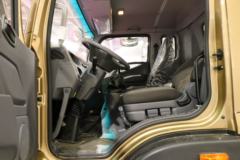福田 奥铃大黄蜂 210马力 6.8米排半栏板载货车(BJ1186VKPFK-A1)