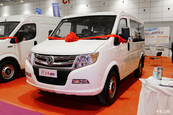 东风股份 御风V9+ 2023款 136马力 2.0T柴油 6座 自动前驱 短轴低顶 轻客