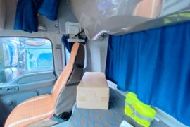 欧曼ETX&nbsp;载货车驾驶室                                               图片