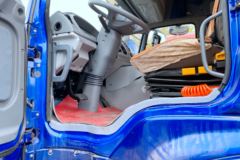 福田 欧曼ETX 5系重卡 245马力 6X2 8米仓栅式载货车(BJ5252CCY-AE)