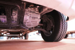 东风股份 御风 136马力 短轴中顶 3座 2.5T封闭货车