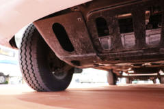 东风股份 御风 136马力 短轴中顶 3座 2.5T封闭货车