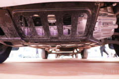 东风股份 御风 136马力 短轴中顶 3座 2.5T封闭货车