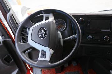 �ൺ��� JH6�ؿ� �캽�� 400���� 8X4 9.5����ʽ�ػ���(CA5310XXYP25K2L7T4E5A80)ͼƬ