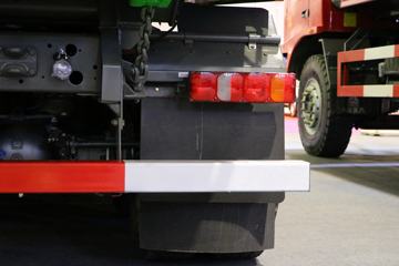 �й����� ���N6G�ؿ� 380���� 8X4 5.6����ж��ͼƬ