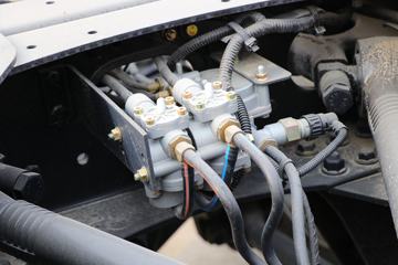 �ൺ��� JH6 ׿Խ�� 420���� 8X4 9.4����س�ͼƬ