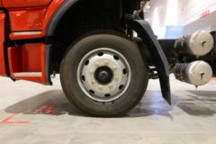 东风柳汽 乘龙H5中卡 240马力 4X2 6.8米栏板载货车(LZ1182M3AB)