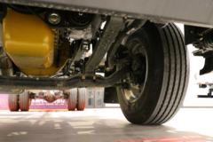 东风柳汽 乘龙H5中卡 240马力 4X2 6.8米栏板载货车(LZ1182M3AB)
